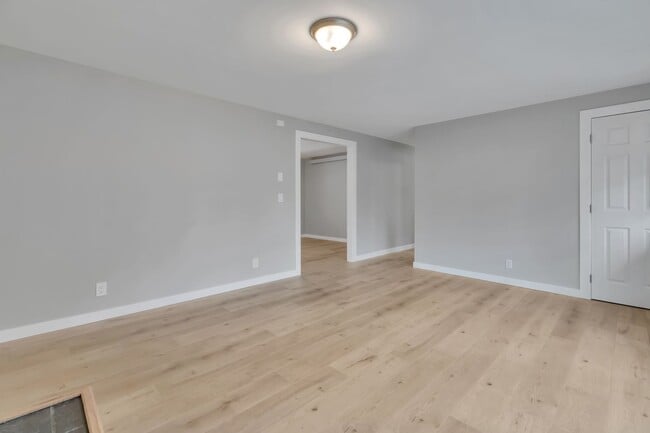 Building Photo - 5182