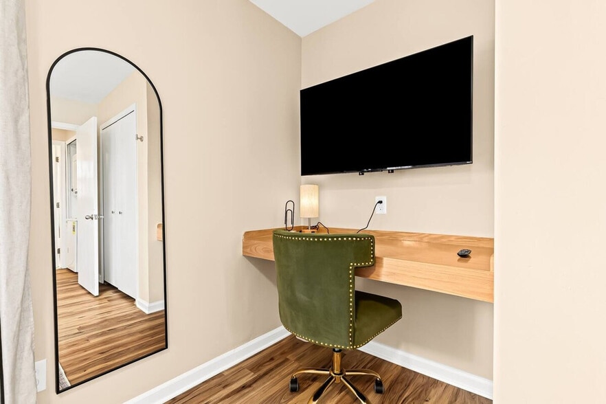 Building Photo - 27850 Gratiot Ave