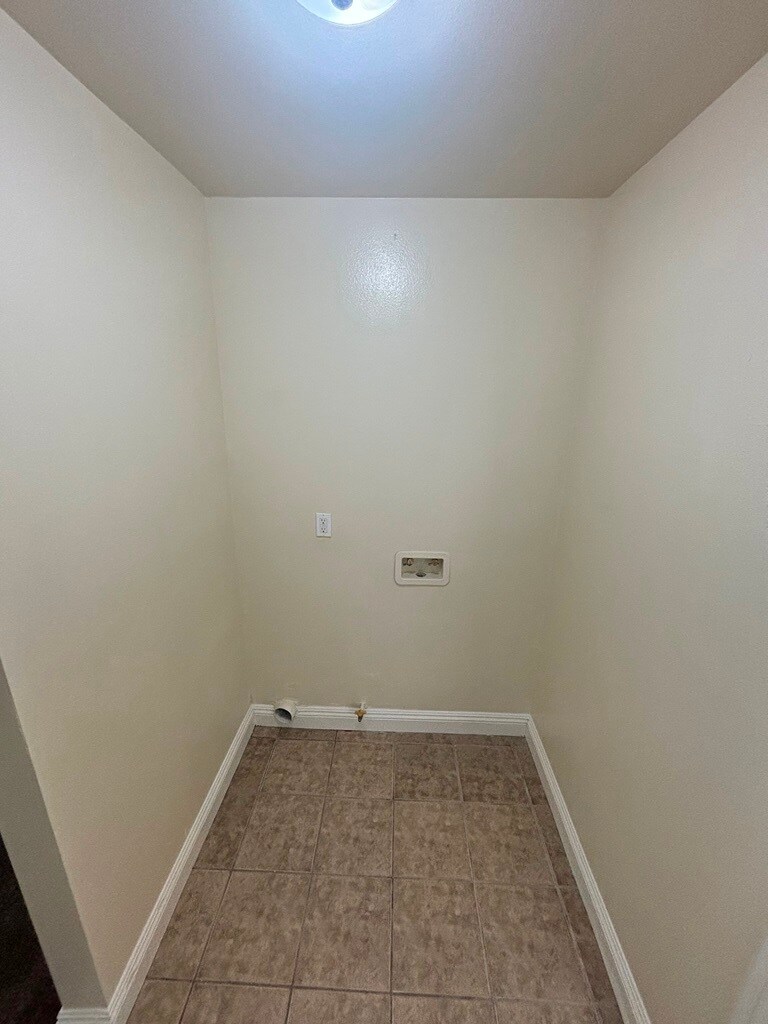 Building Photo - 430 E 118th St