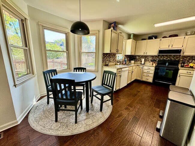 Building Photo - 4 Bedrooms with Finished Basement and Bonus Room!