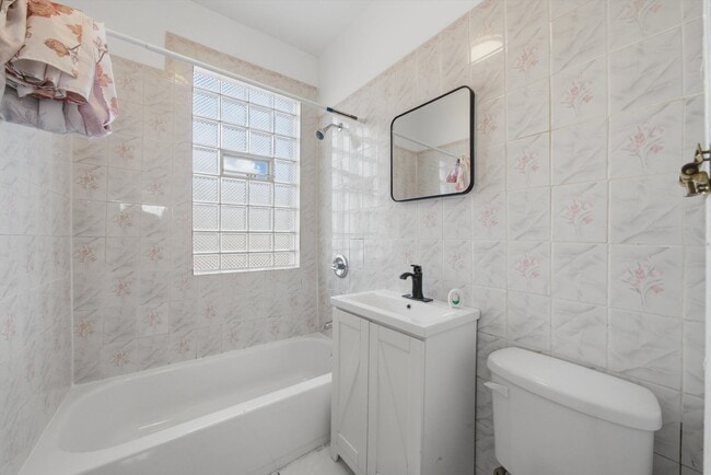 Building Photo - 3115 W 54th Pl