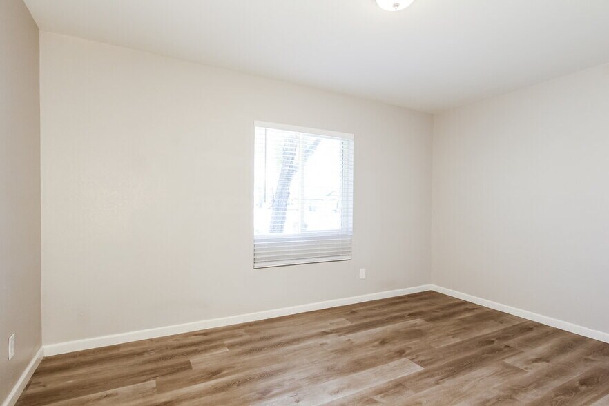 Building Photo - 15028 N 40th Pl