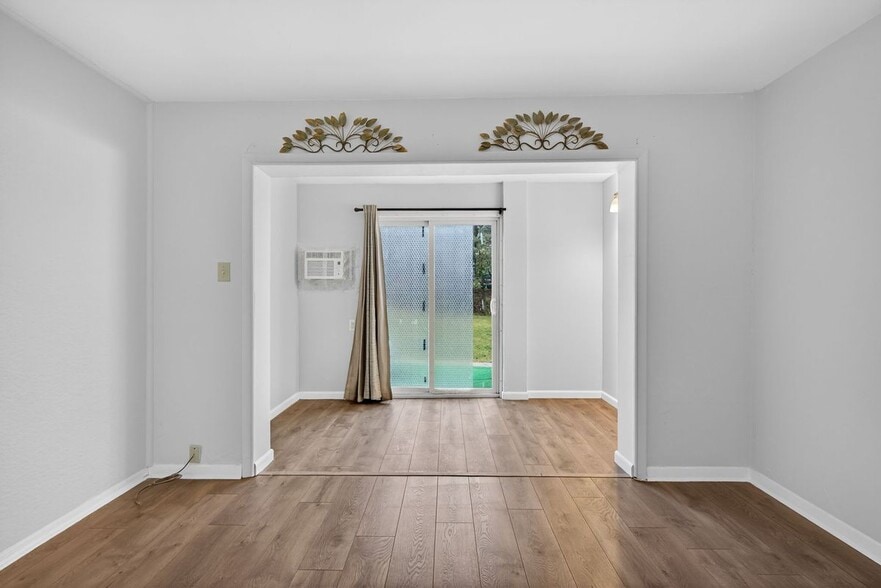 Building Photo - 602 E Lexington St