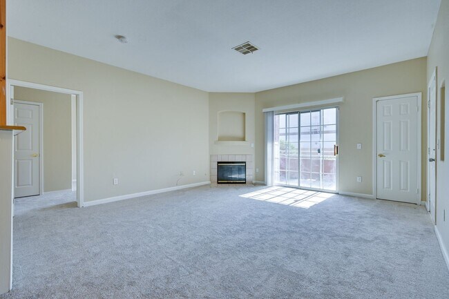Building Photo - NE Near Nellis! Gated! Community Pool, Spa...