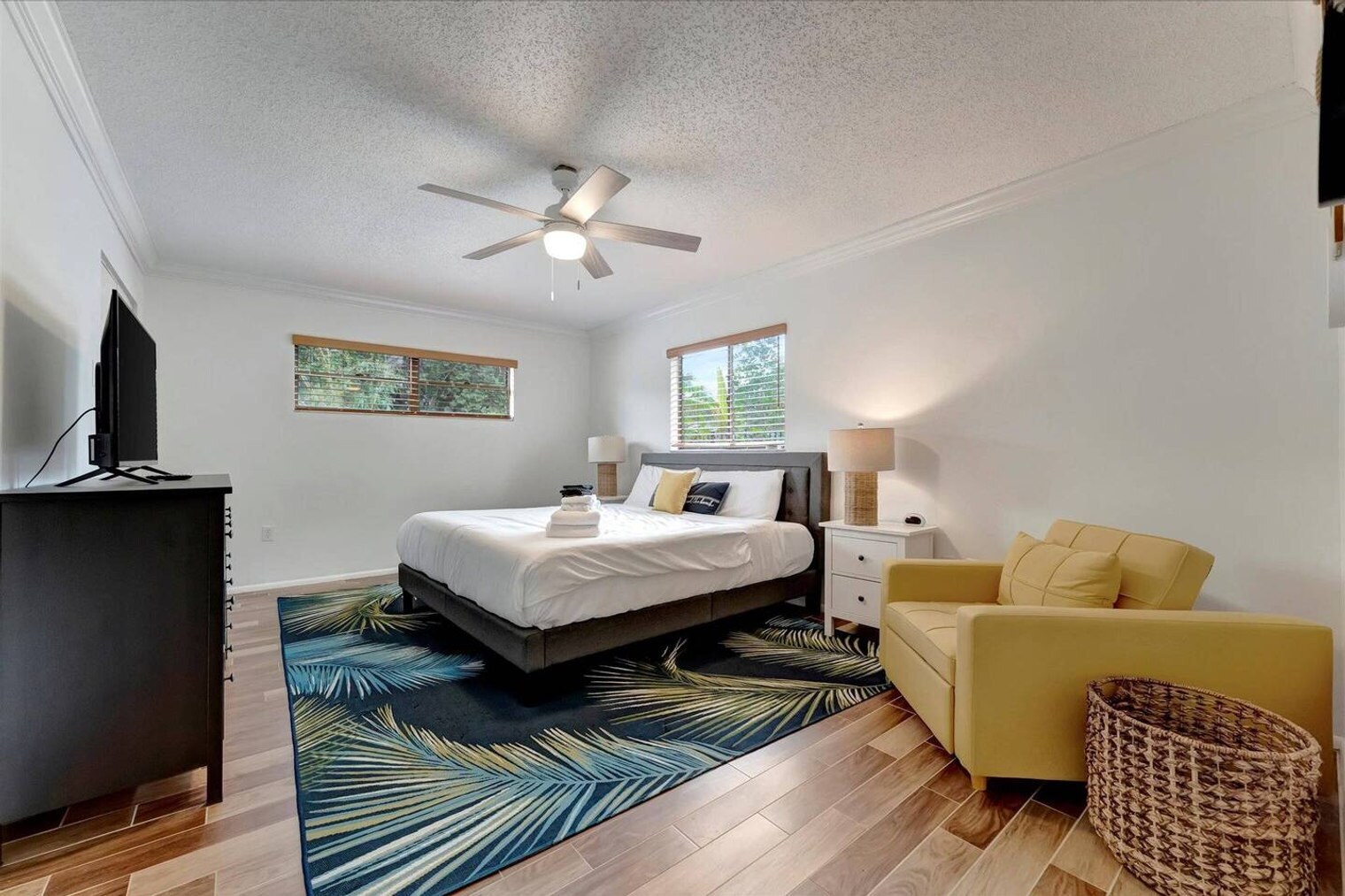 Building Photo - 612 Montezuma Dr