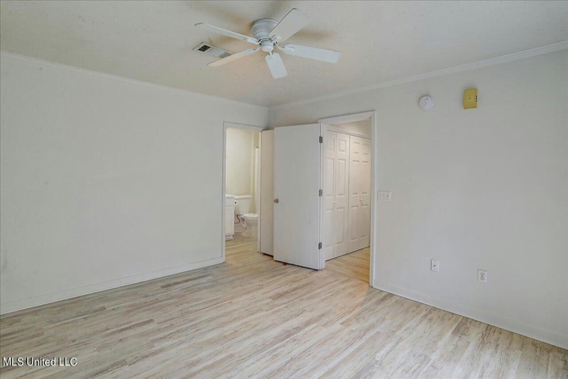 Building Photo - 200 Woodgreen Dr