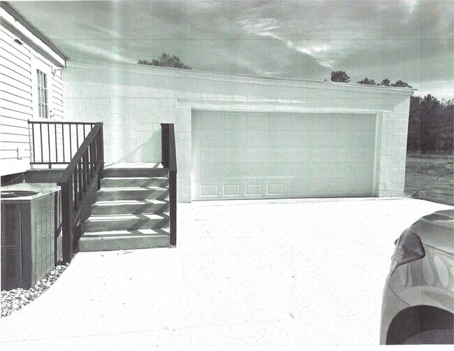 Building Photo - 199 Plantation Dr