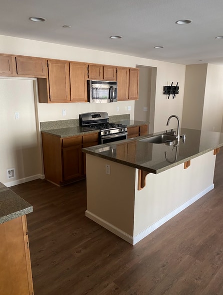 Building Photo - 34281 Woodmont