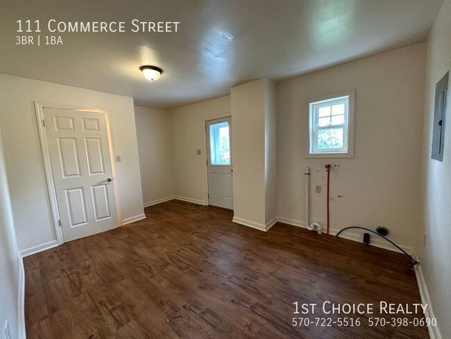 Building Photo - 111 Commerce St