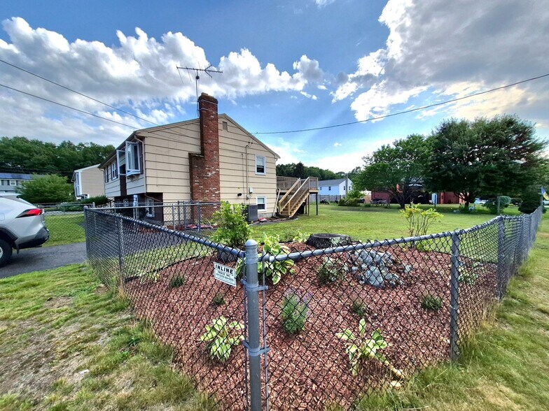 Building Photo - 59 Pomona Dr