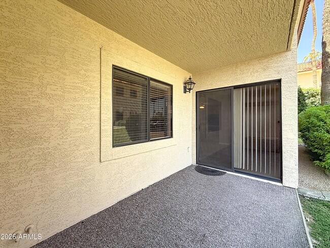 Building Photo - 10330 W Thunderbird Blvd