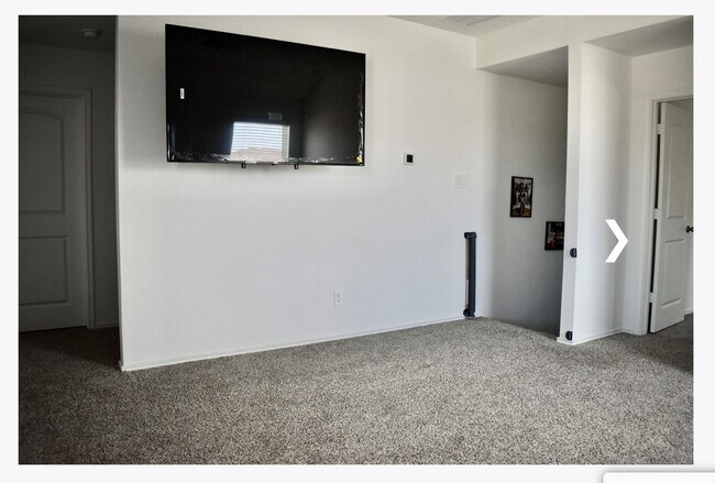 Building Photo - 1811 Legacy Hills Dr