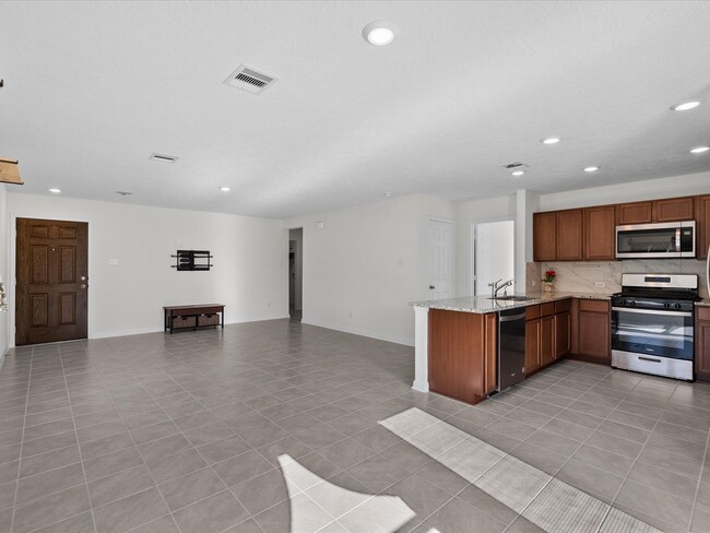 Building Photo - 713 Allana Ln