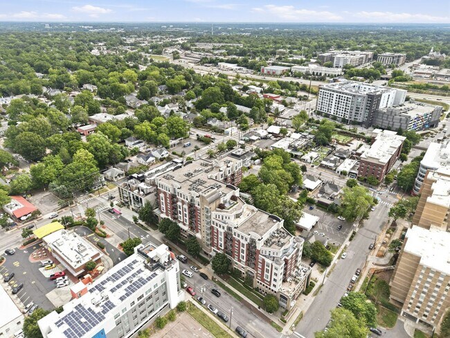 Building Photo - 618 N Boylan Ave