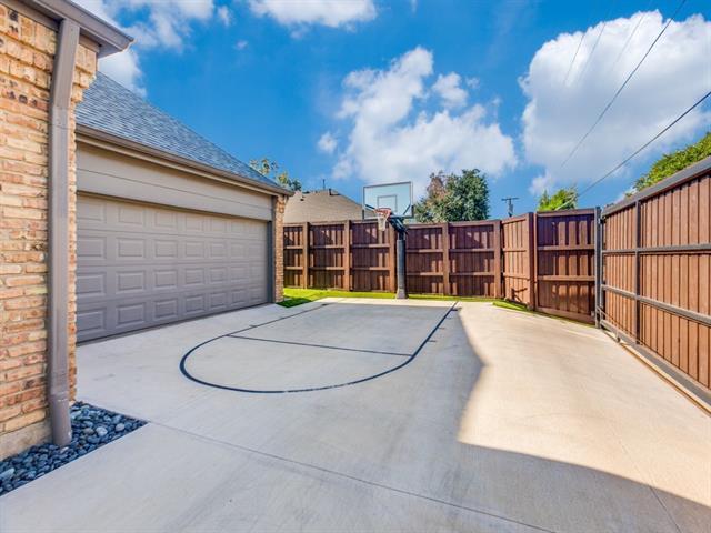 Building Photo - 16102 Shadybank Dr