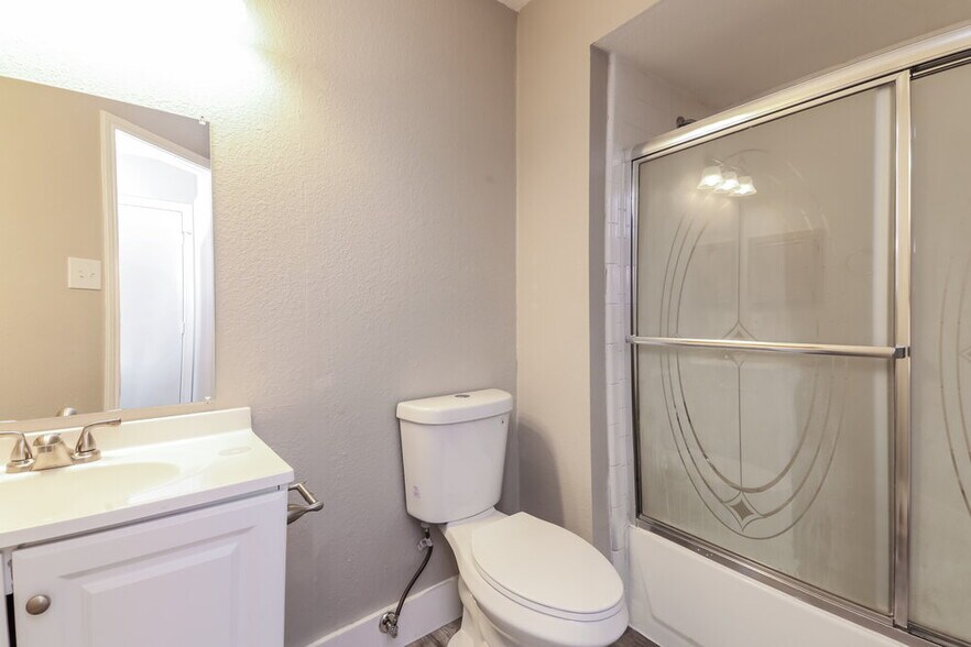 Building Photo - 7713 Dockside Dr