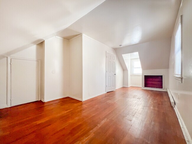 Building Photo - 1113 Evergreen Ave