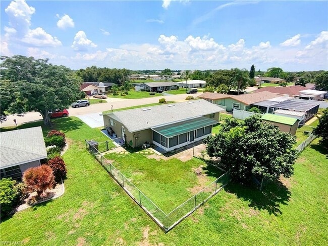 Building Photo - 211 S Lake Dr