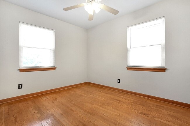Building Photo - 3 Bed, 1 Bath Single-Family Home – Great L...