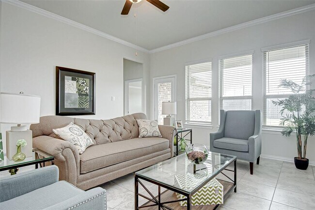 Building Photo - 1006 Warm Summer Dr