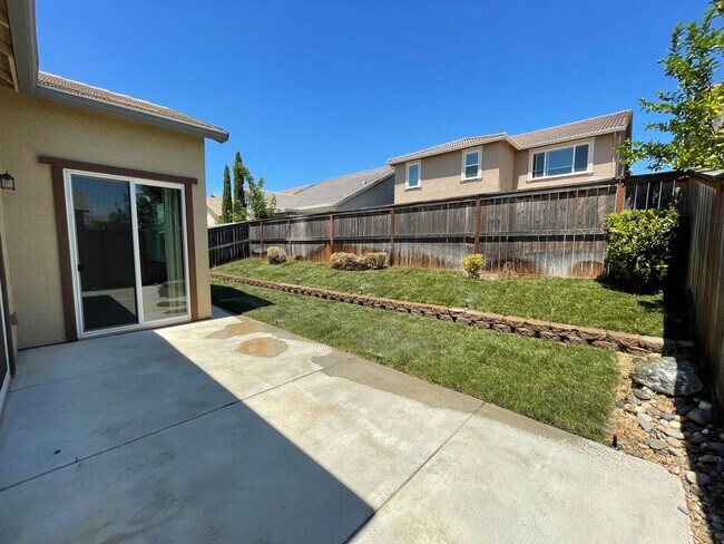 Building Photo - Beautiful Folsom Ranch Home