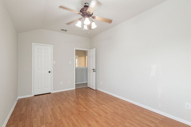 Building Photo - 1509 Heron Dr