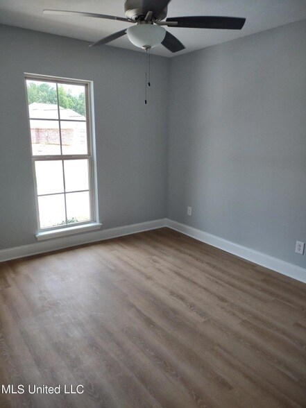 Building Photo - 599 Westfield Dr