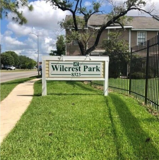 Primary Photo - 8405 Wilcrest Dr