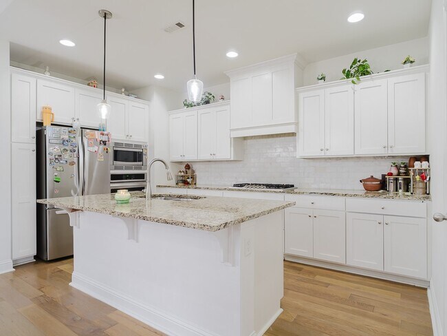 Building Photo - 5201 SW Kemptown Pl