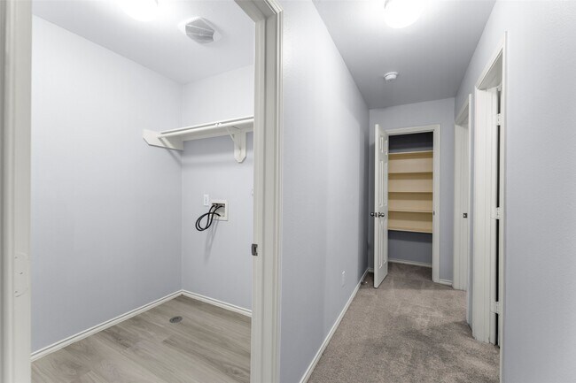 Building Photo - 11745 Logan Ridge Dr