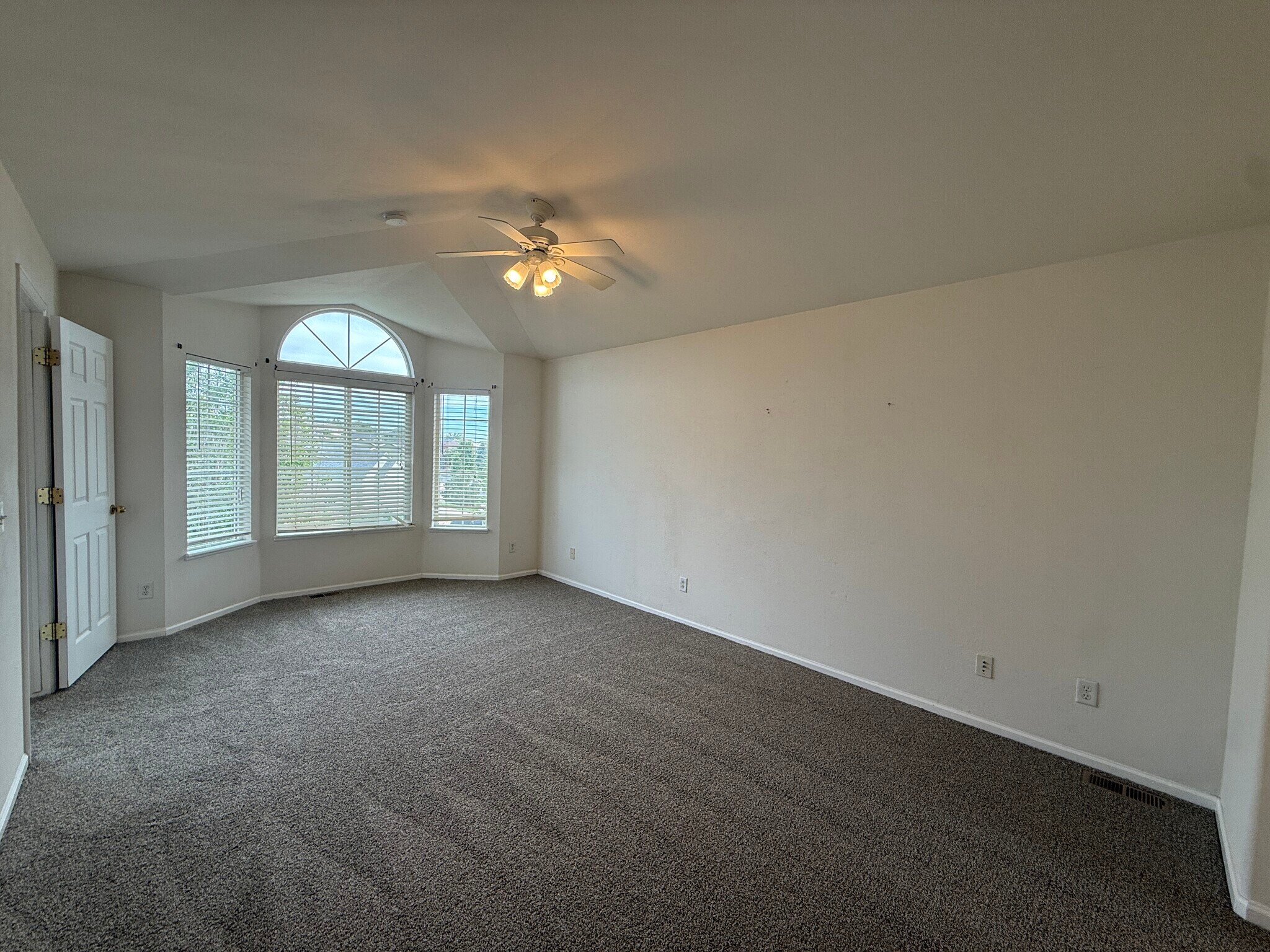 Building Photo - 4128 Ascendant Dr