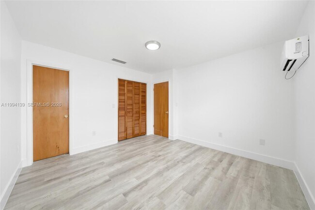 Building Photo - 1781 SW 13th St