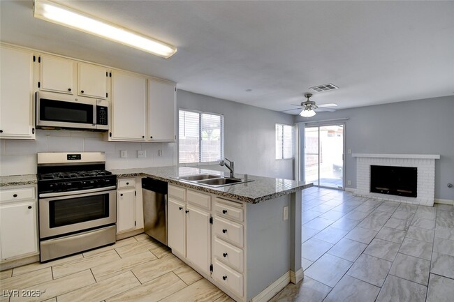 Building Photo - 7732 Parnell Ave
