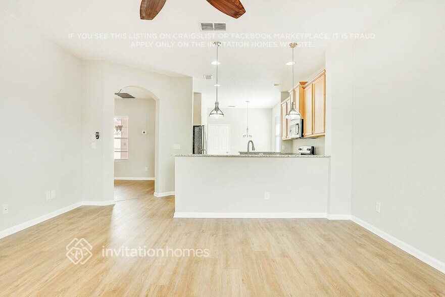 Building Photo - 2920 Willow Creek Ln