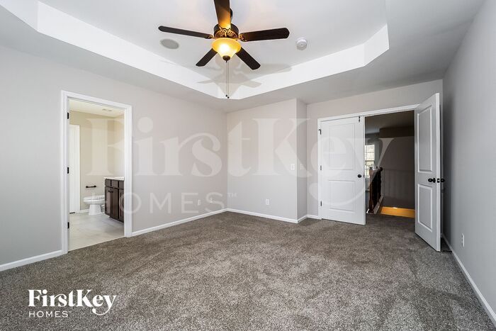 Building Photo - 219 Silk Oak Dr