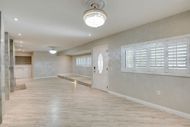 Building Photo - Charming 3-Bedroom Home in Historic John S...