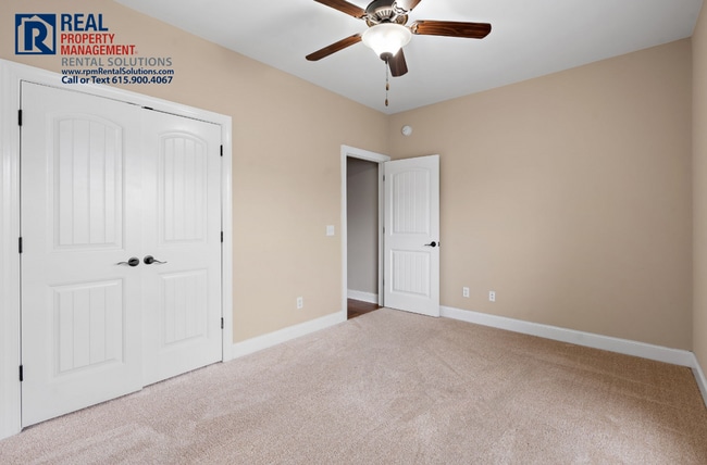 Building Photo - Gorgeous, all brick 4bd 3.5ba home in Smyrna! Attached garage and washer/dryer included!