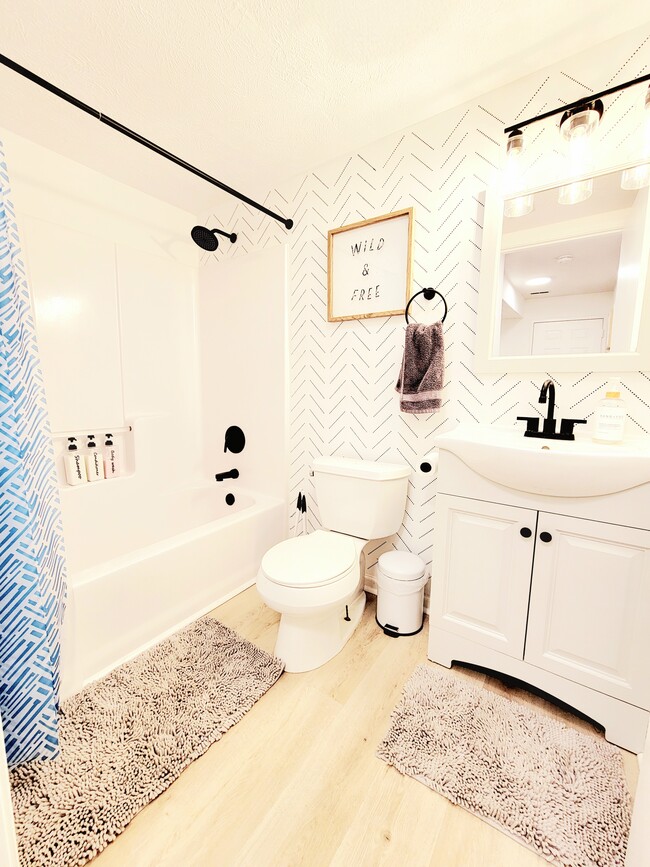 Building Photo - 18041 Bulla Rd