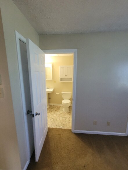 Building Photo - 1310 Louisville Rd