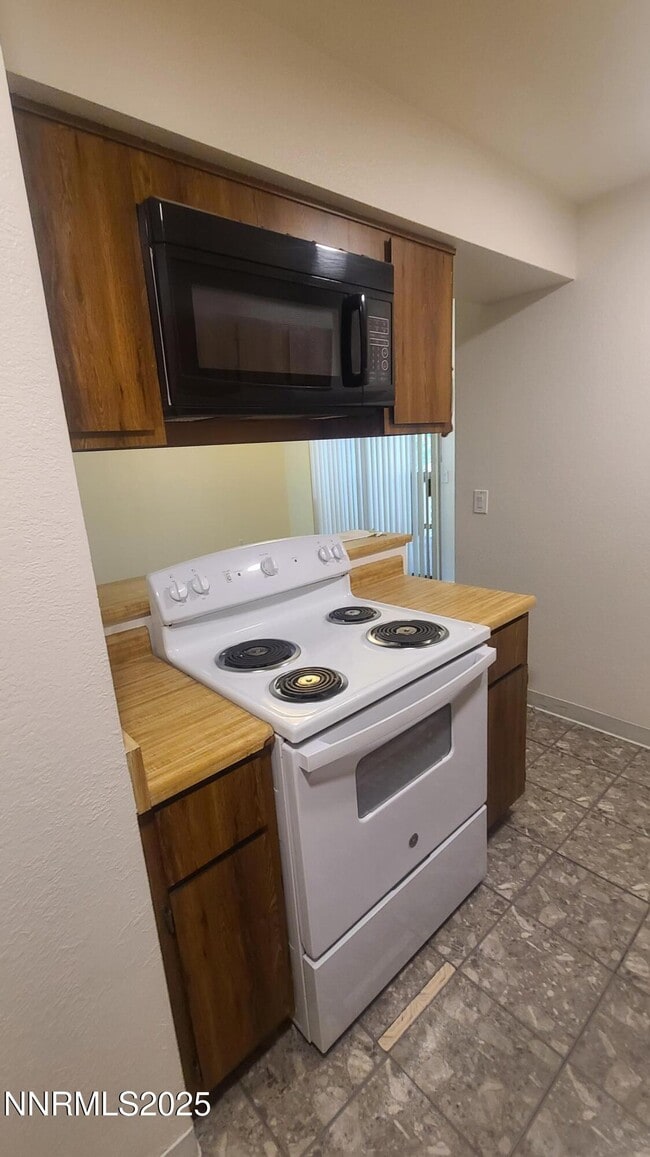 Building Photo - 4588 Matich Dr
