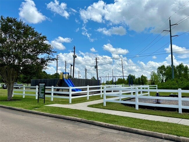 Building Photo - 5002 Winnipeg Blvd