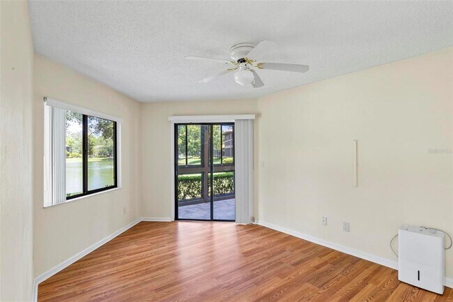 Building Photo - 41 Hembury Ln