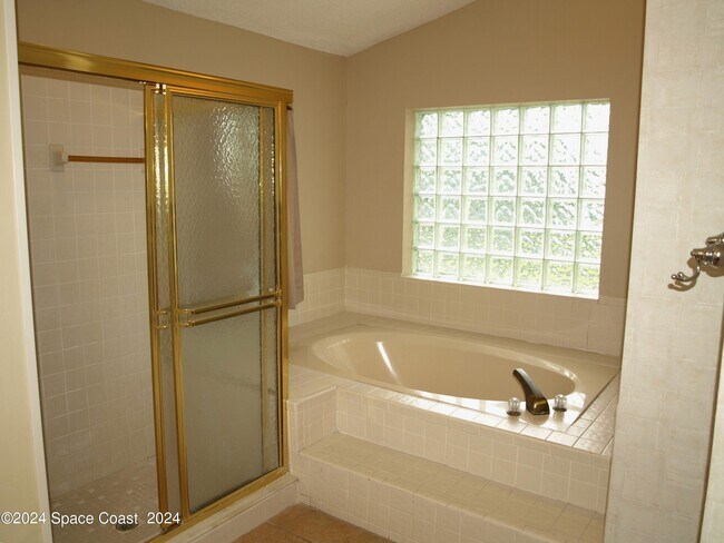 Building Photo - 1170 Briar Run Cir