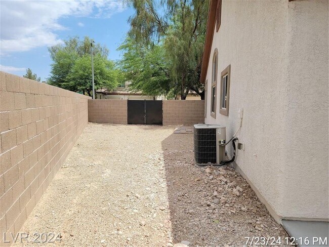Building Photo - CHARMING SINGLE-STORY SOUTHERN HIGHLANDS H...