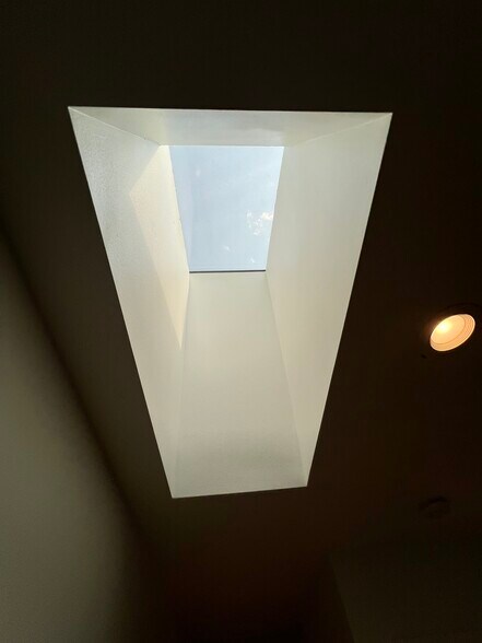 Building Photo - 5621 Fauntleroy Way SW