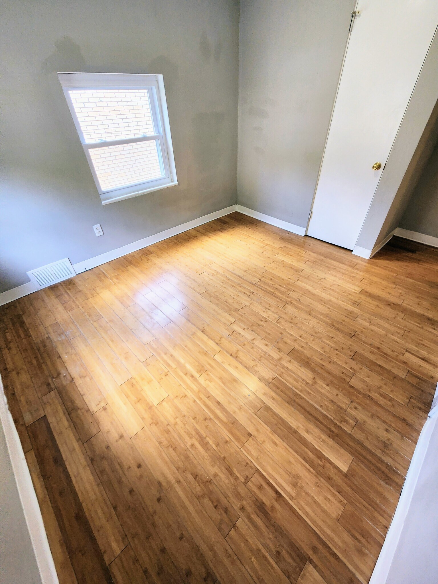 Building Photo - 456 Idlewood Rd