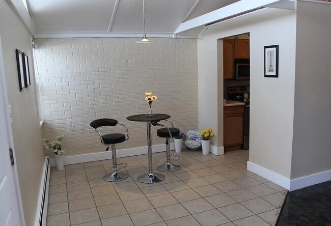 Building Photo - 1400 Julian St