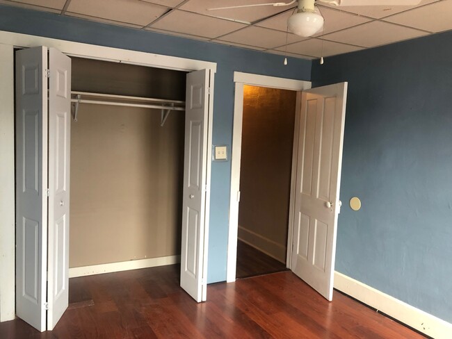 Master Bedroom Closet - 1221 W Walnut St