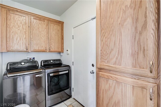 Building Photo - 10303 Wood Plank Ln