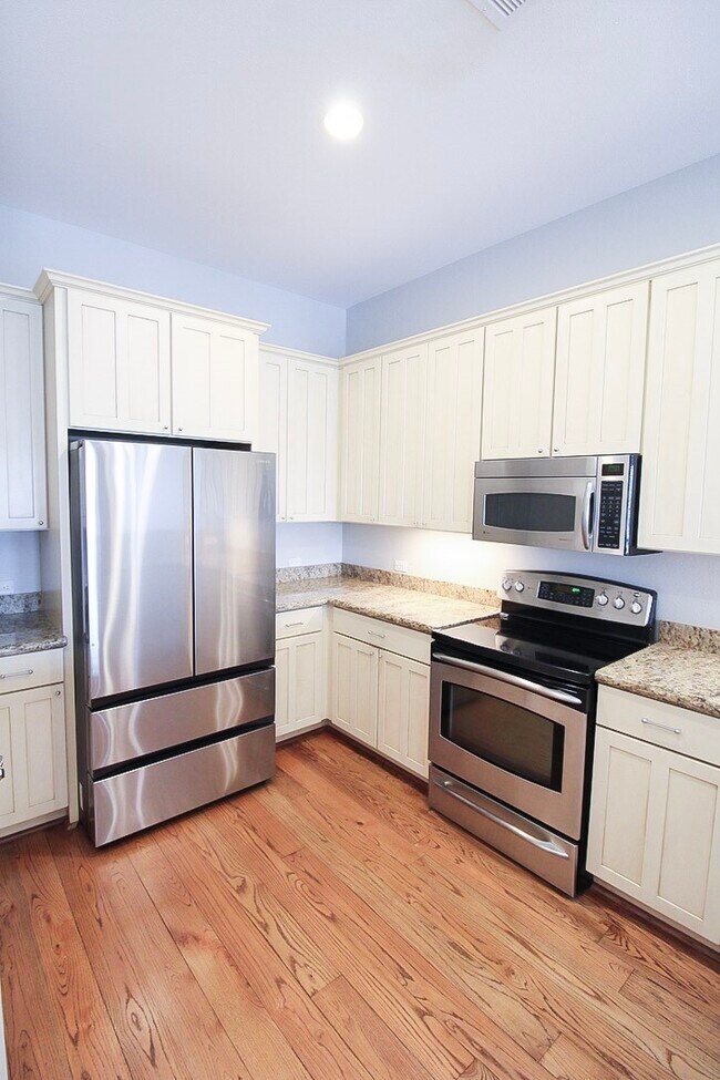 Building Photo - 2207 Postoffice St